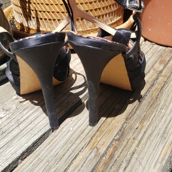 BETSEY JOHNSON Wisdom Knotted Sandal - Picture 5 of 7